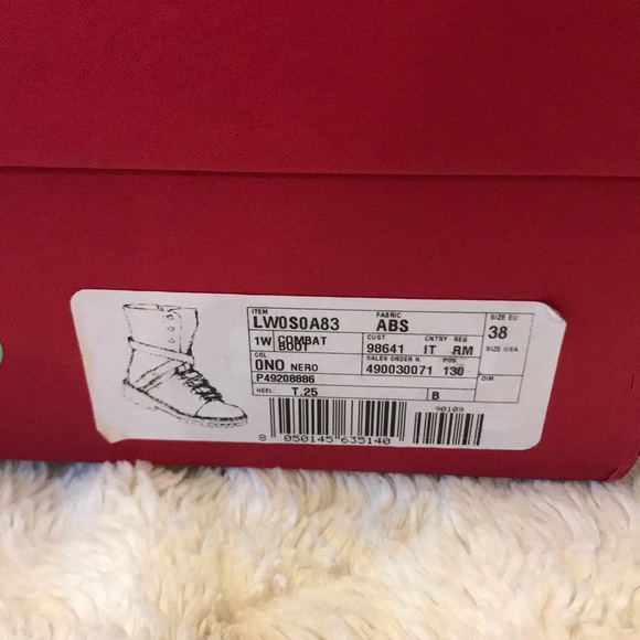 AUTHENTIC BNIB Valentino Rockstud Combat Boots 38 - Picture 7 of 7